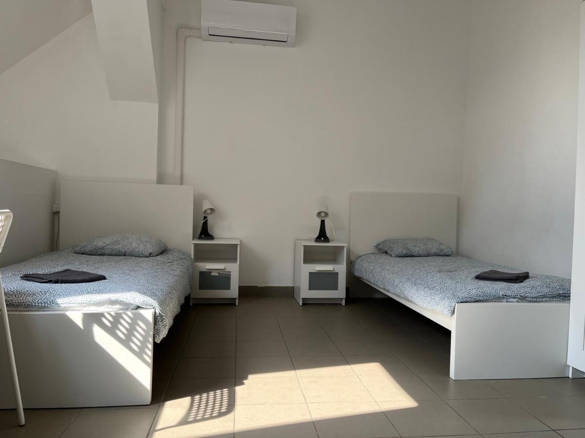 Konvoj Szallo Auberge de jeunesse *